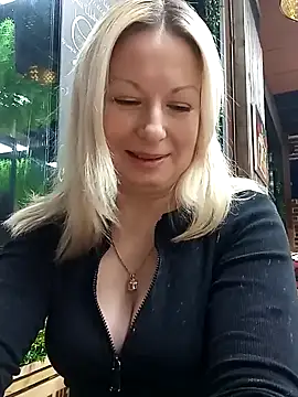 Snapshot of Arina_smiles chatting on 03-07-25, 05:06 Arina smiles online show from 03-07-25, 05:06