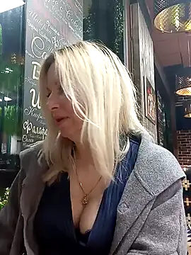 Snapshot of Arina_smiles chatting on 03-15-25, 07:16 Arina smiles online show from 03-15-25, 07:16