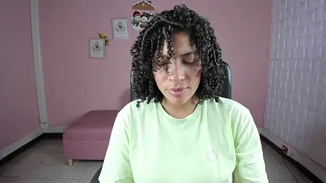 Snapshot of DannaBerry chatting on 01-13-25, 03:26 DannaBerry online show from 01-13-25, 03:26
