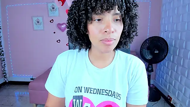Snapshot of DannaBerry chatting on 03-12-25, 02:45 DannaBerry online show from 03-12-25, 02:45