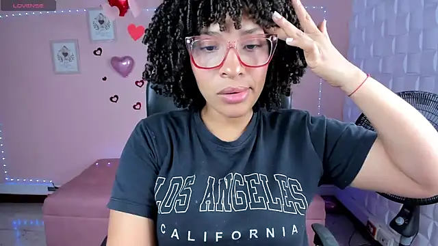 Snapshot of DannaBerry chatting on 03-21-25, 03:02 DannaBerry online show from 03-21-25, 03:02