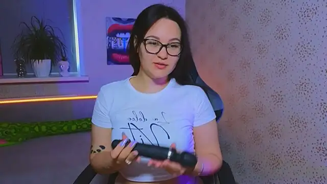 EsterLogan online show from 11-03-25, 10:27