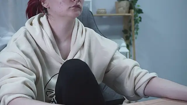 Snapshot of SamantaLong chatting on 12-21-25, 11:17 SamantaLong online show from 12-21-25, 11:17