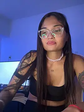 Snapshot of LunaXuan chatting on 01-16-25, 04:28 LunaXuan online show from 01-16-25, 04:28