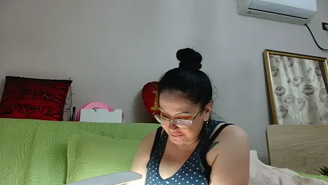 x  KHALEESI  x online show from 01-24-25, 06:04