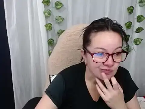 Sonialorens  online show from 12-04-24, 12:58