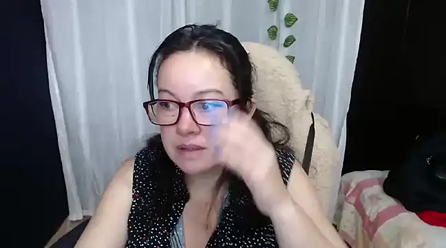 Sonialorens  online show from 12-27-24, 01:50