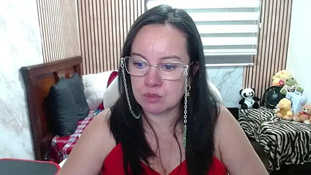 Sonialorens  online show from 05-01-26, 11:09