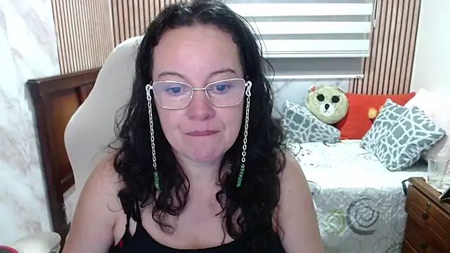 Sonialorens  online show from 05-05-26, 05:32