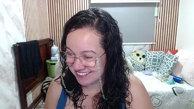 Sonialorens  online show from 05-13-26, 02:36