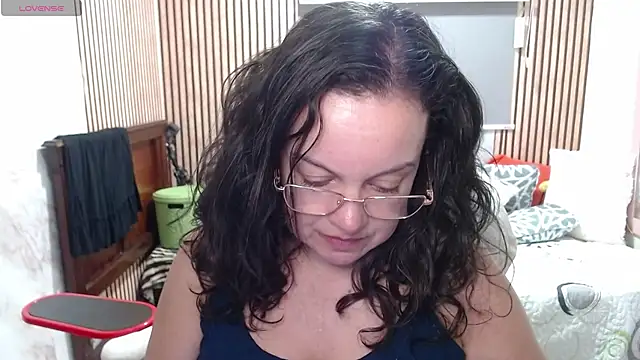 Sonialorens  online show from 05-18-26, 09:53