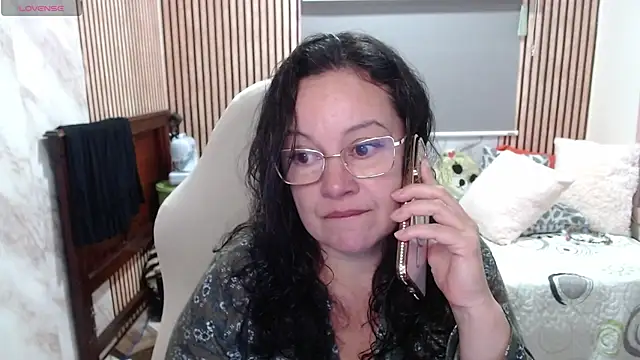 Sonialorens  online show from 05-21-26, 04:03