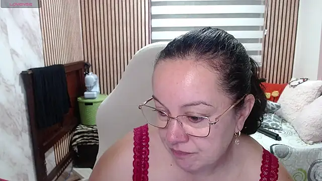 Sonialorens  online show from 05-23-26, 04:55