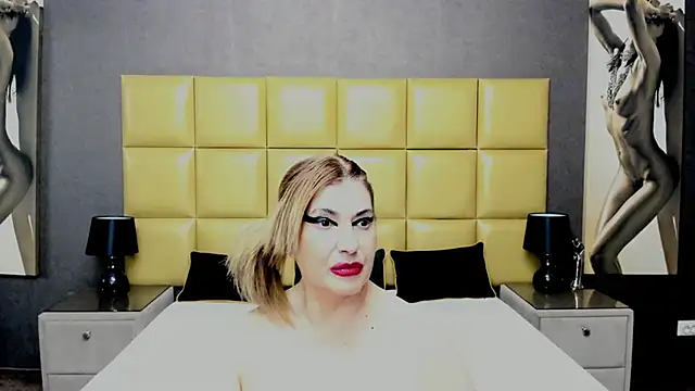 Snapshot of KiraLeila chatting on 02-05-25, 04:03 KiraLeila online show from 02-05-25, 04:03
