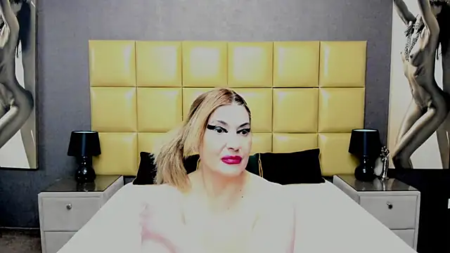 Snapshot of KiraLeila chatting on 02-10-25, 06:24 KiraLeila online show from 02-10-25, 06:24