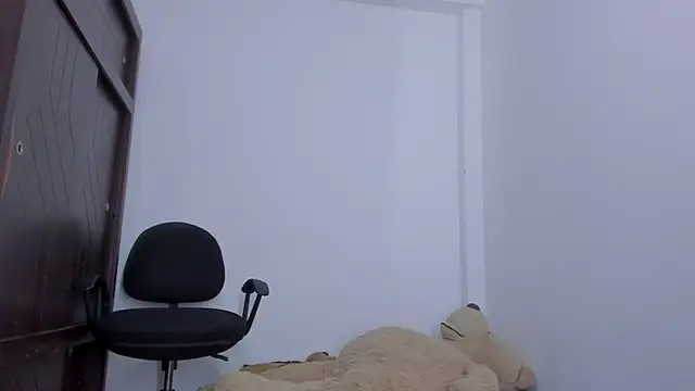 Snapshot of Emma_lean chatting on 09-25-25, 11:14 Emma lean online show from 09-25-25, 11:14