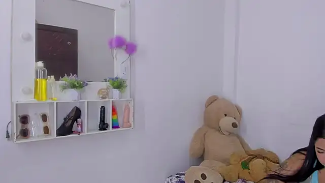 Snapshot of Emma_lean chatting on 10-17-25, 12:19 Emma lean online show from 10-17-25, 12:19