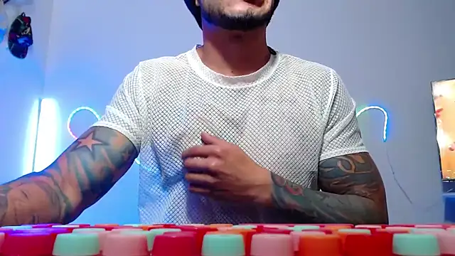 Snapshot of sebastian_horny chatting on 09-26-25, 01:04 sebastian horny online show from 09-26-25, 01:04