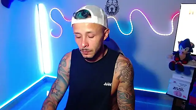 Snapshot of sebastian_horny chatting on 09-30-25, 03:33 sebastian horny online show from 09-30-25, 03:33