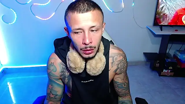 Snapshot of sebastian_horny chatting on 10-21-25, 09:54 sebastian horny online show from 10-21-25, 09:54