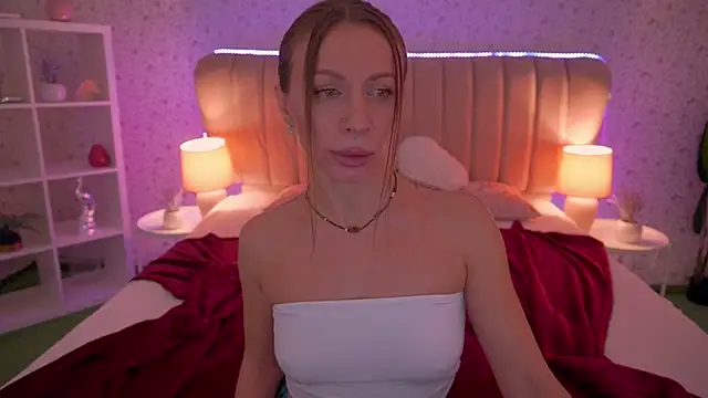 Snapshot of MirandaHobbs chatting on 12-03-25, 08:12 MirandaHobbs online show from 12-03-25, 08:12