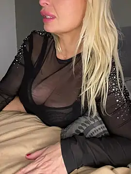 Snapshot of Lisavontease chatting on 12-29-24, 01:02 Lisavontease online show from 12-29-24, 01:02