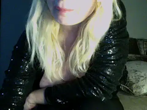 Snapshot of Lisavontease chatting on 02-02-25, 09:19 Lisavontease online show from 02-02-25, 09:19