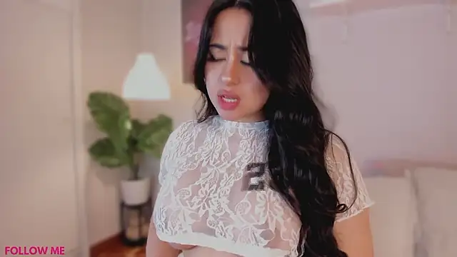 Snapshot of Queen_liana chatting on 03-17-26, 06:39 Queen liana online show from 03-17-26, 06:39