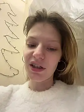 Snapshot of MaryHiggins chatting on 01-01-25, 01:37 MaryHiggins online show from 01-01-25, 01:37