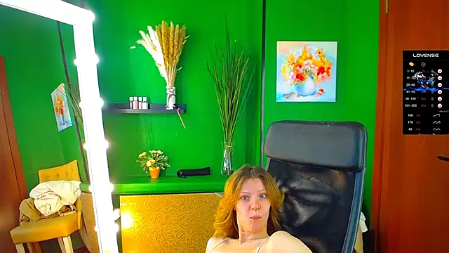 Snapshot of MaryHiggins chatting on 01-13-25, 10:58 MaryHiggins online show from 01-13-25, 10:58