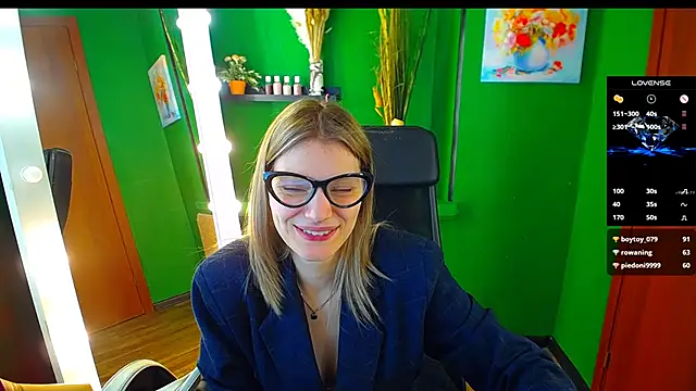 Snapshot of MaryHiggins chatting on 02-13-25, 12:32 MaryHiggins online show from 02-13-25, 12:32