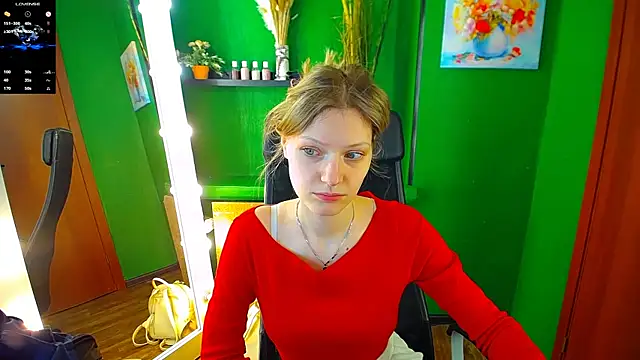 Snapshot of MaryHiggins chatting on 02-14-25, 11:42 MaryHiggins online show from 02-14-25, 11:42