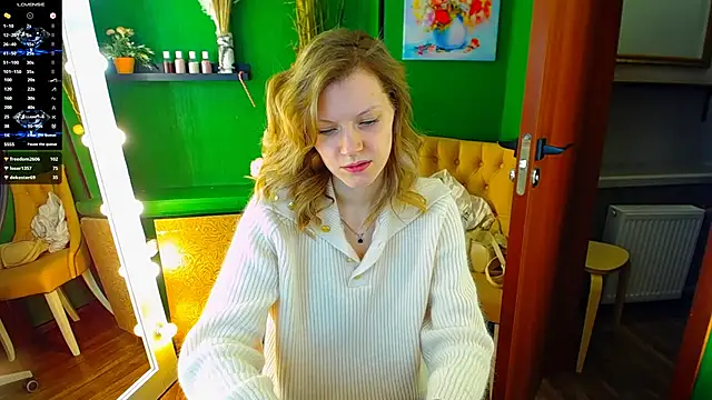 Snapshot of MaryHiggins chatting on 02-19-25, 02:44 MaryHiggins online show from 02-19-25, 02:44