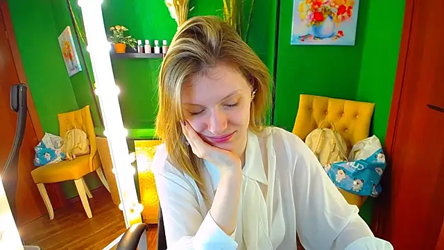 Snapshot of MaryHiggins chatting on 03-07-25, 01:40 MaryHiggins online show from 03-07-25, 01:40