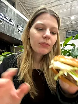 MaryHiggins online show from 10-20-25, 03:12