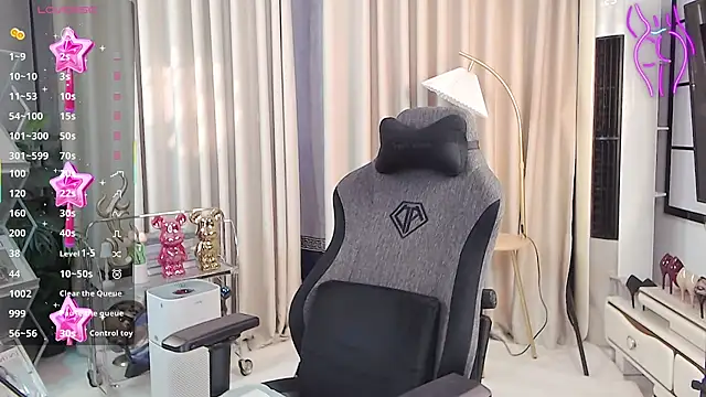 Judy0523 online show from 10-18-25, 02:58