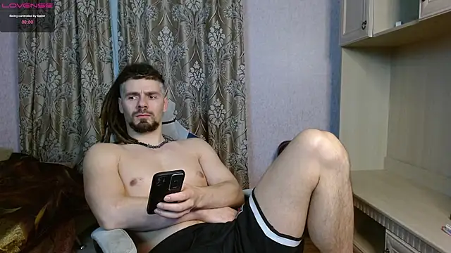 Aestheticguy101 online show from 01-24-25, 05:42