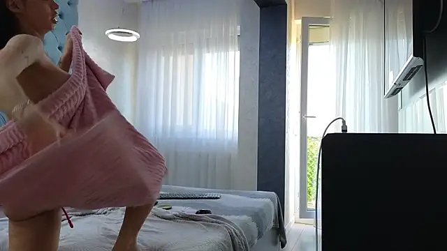 Theowonder online show from 01-18-25, 01:40