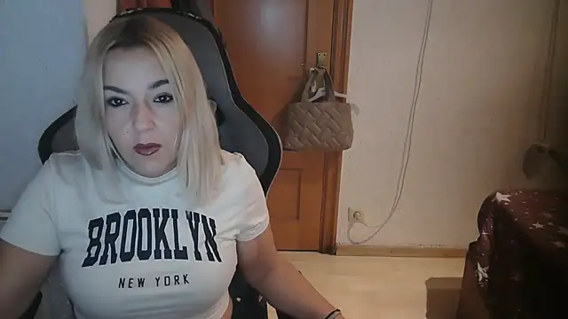 bekka   online show from 10-31-25, 08:15