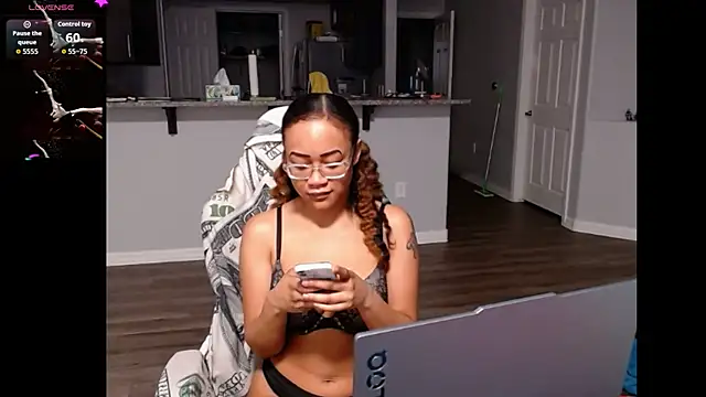 RylHoneyy online show from 06-14-26, 02:46