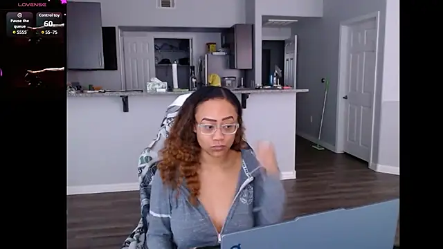 RylHoneyy online show from 06-17-26, 07:48