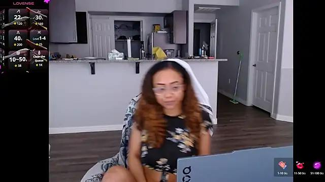 RylHoneyy online show from 06-18-26, 07:07