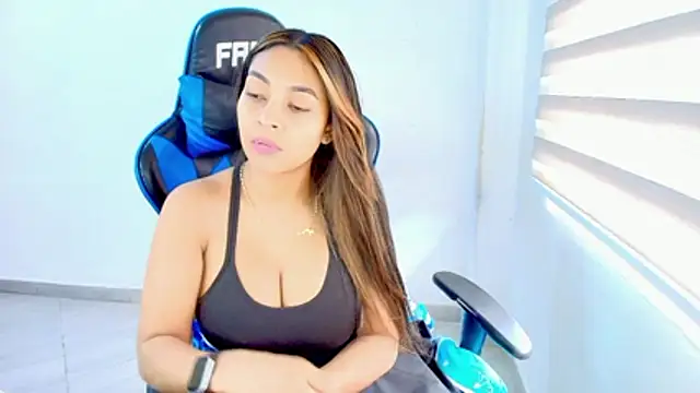 sophiax-x online show from 05-06-26, 04:56