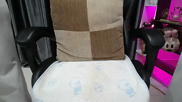 Yuki-yio online show from 09-27-25, 01:21