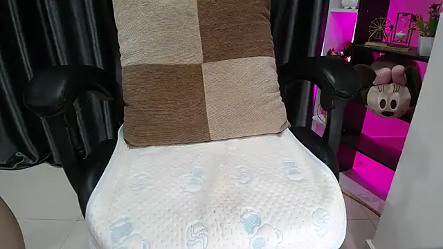 Yuki-yio online show from 09-30-25, 01:21