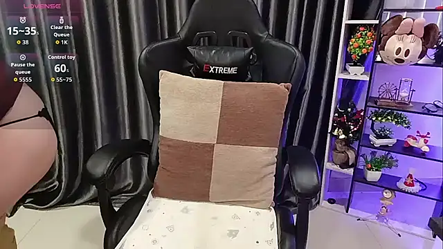 Yuki-yio online show from 10-25-25, 01:13