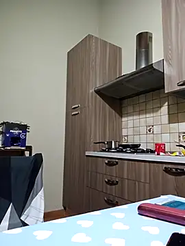 CRHYSTEL online show from 02-27-25, 07:47