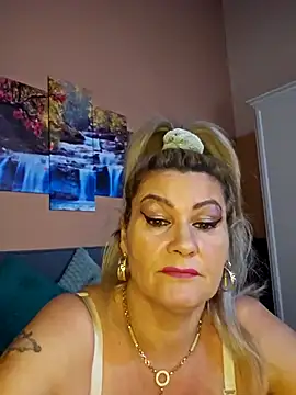 CRHYSTEL online show from 03-18-25, 08:36