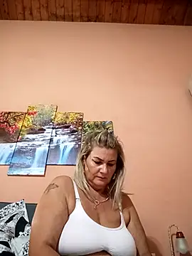 CRHYSTEL online show from 10-16-25, 06:25