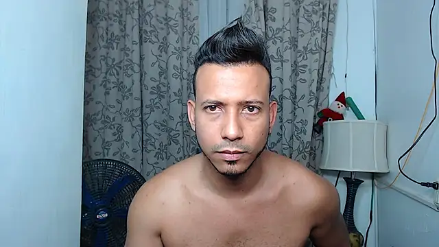 Snapshot of thommerxxx chatting on 01-09-26, 09:12 thommerxxx online show from 01-09-26, 09:12